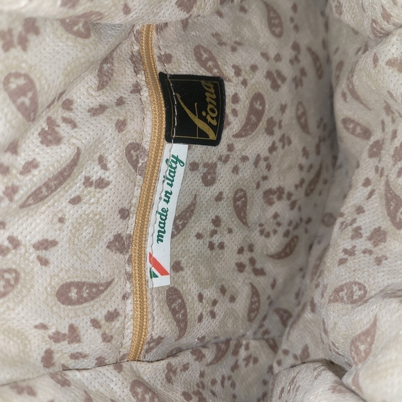 Fiona Tan And White Woven Shoulder Bag - Picture 3 of 5